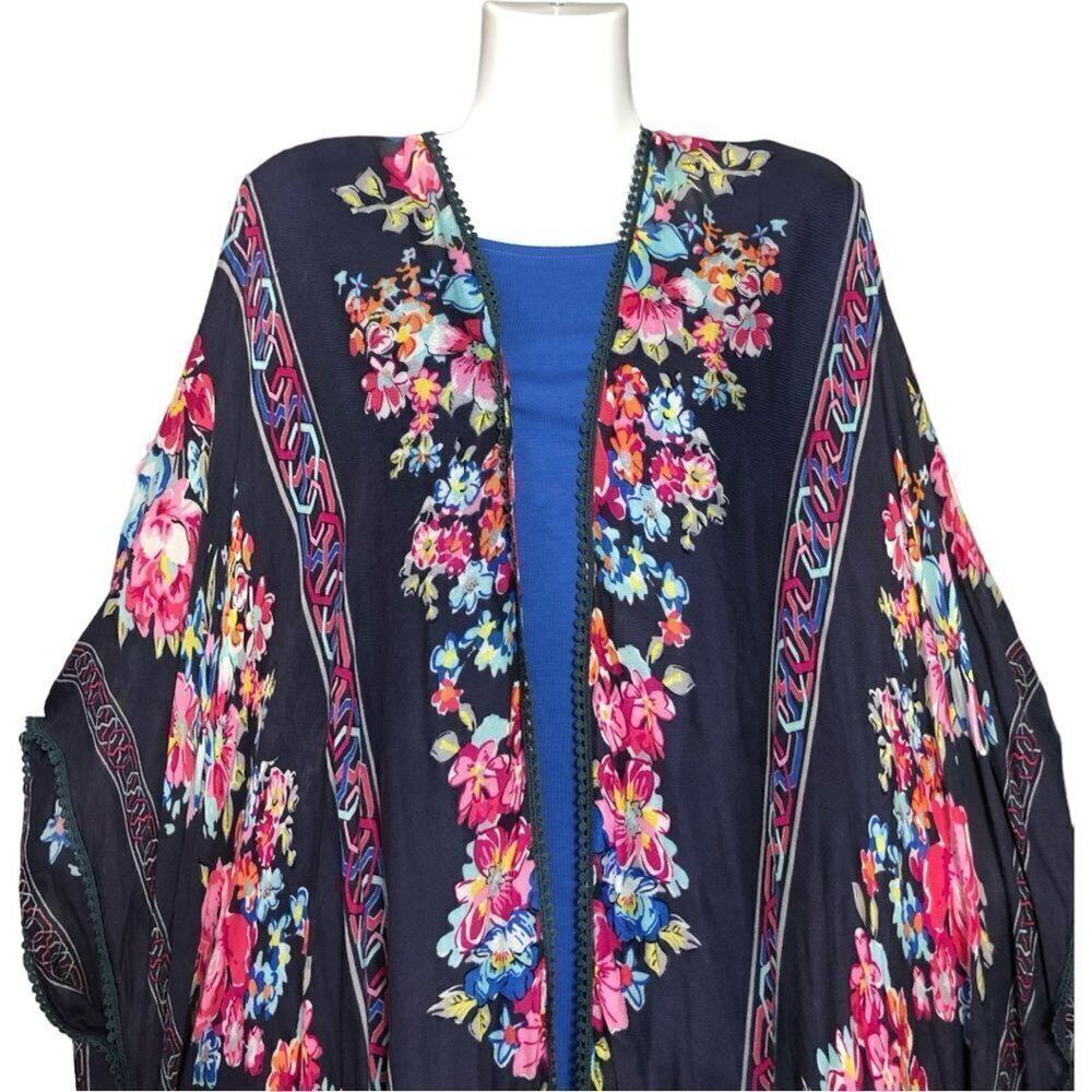 Woven Heart Kimono Floral Crochet Fringe Cardigan - Picture 4 of 11